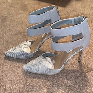 Steve Madden leather gray snakeskin heels - size 8